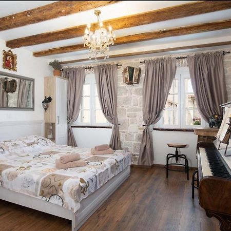 Domus Maximus Apartment Pula Bagian luar foto