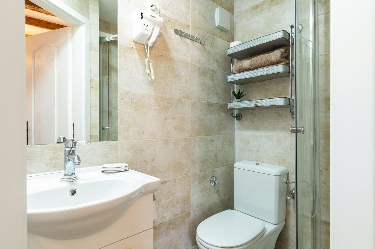 Domus Maximus Apartment Pula Bagian luar foto