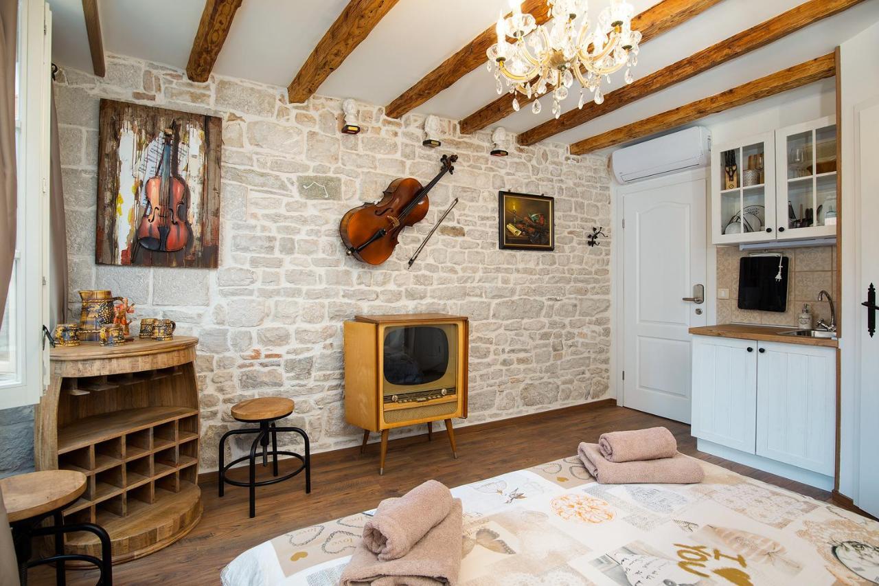 Domus Maximus Apartment Pula Bagian luar foto