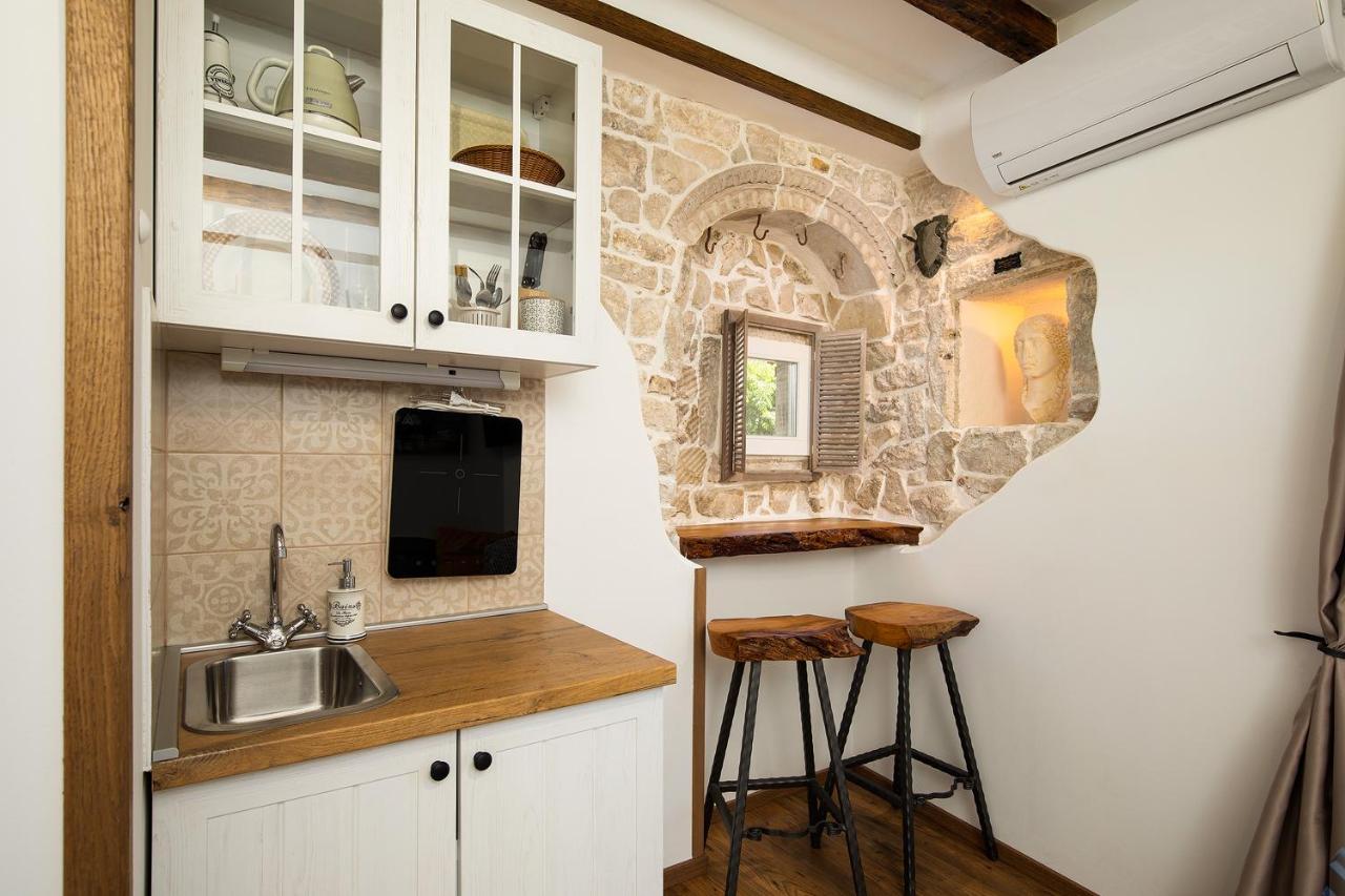 Domus Maximus Apartment Pula Bagian luar foto