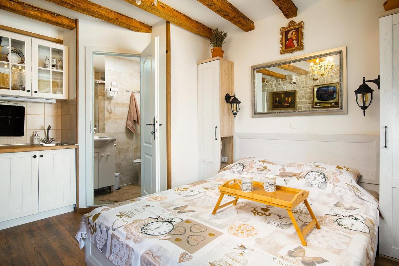Domus Maximus Apartment Pula Bagian luar foto