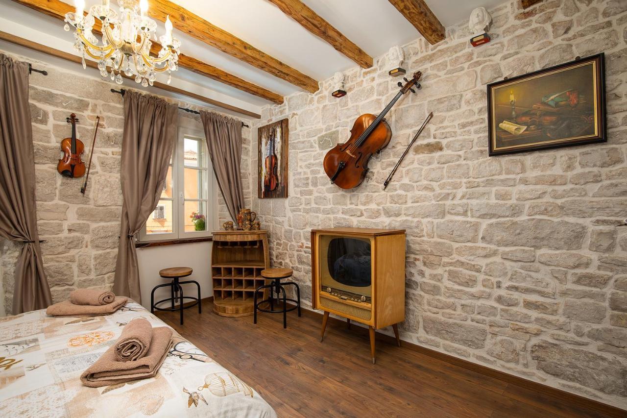 Domus Maximus Apartment Pula Bagian luar foto