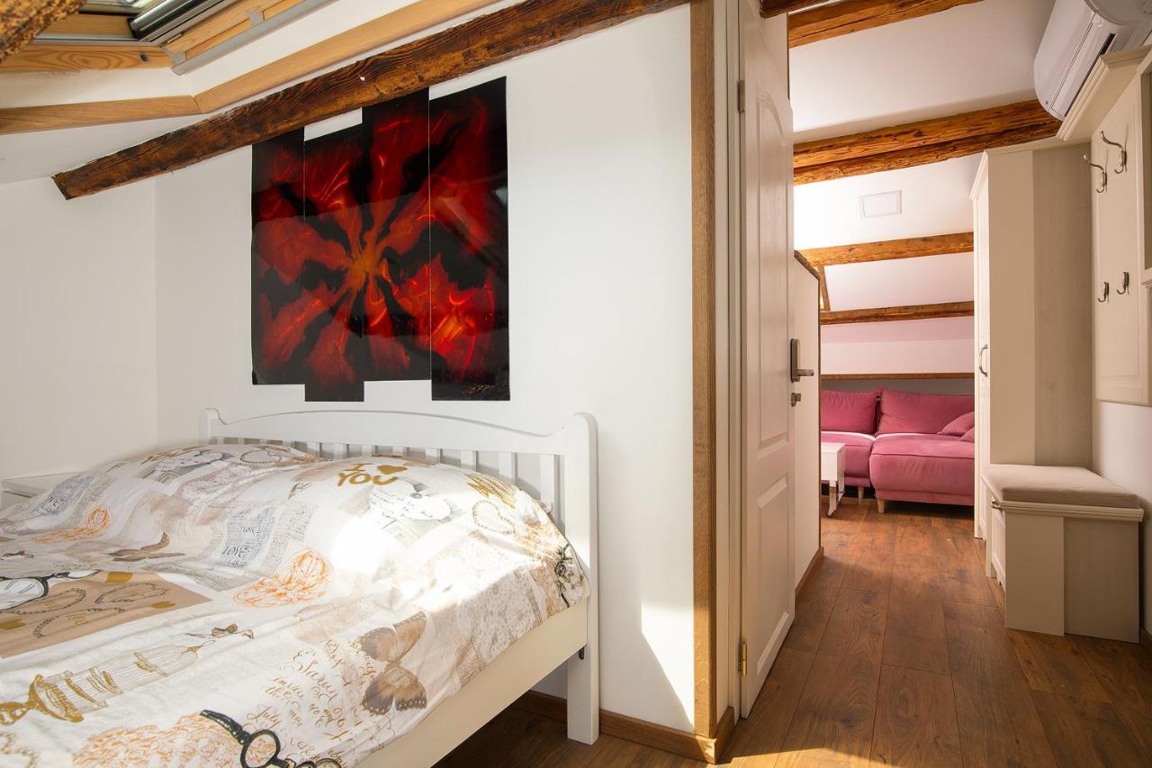 Domus Maximus Apartment Pula Bagian luar foto