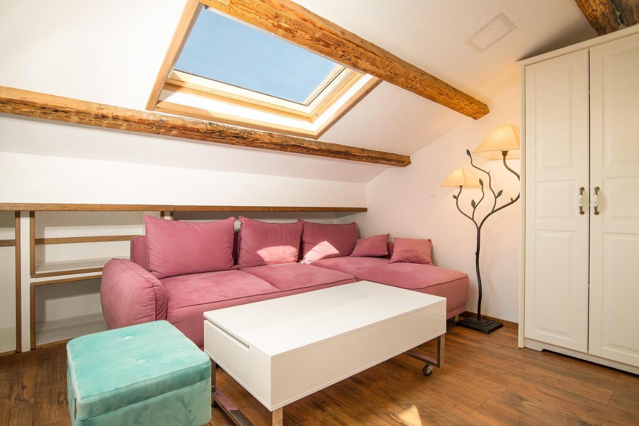 Domus Maximus Apartment Pula Bagian luar foto