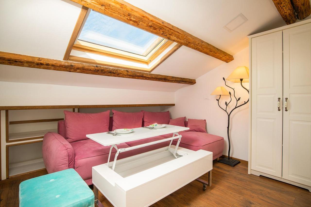 Domus Maximus Apartment Pula Bagian luar foto