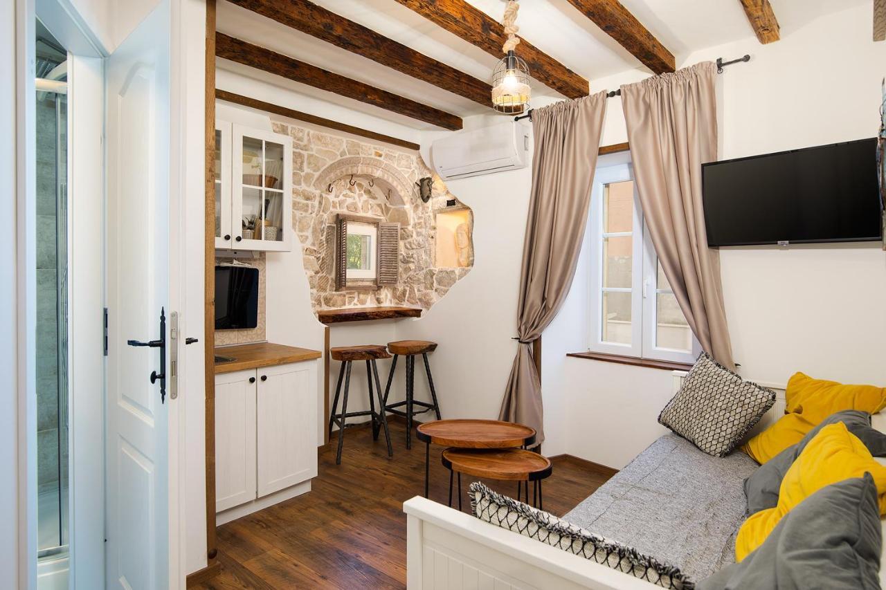 Domus Maximus Apartment Pula Bagian luar foto