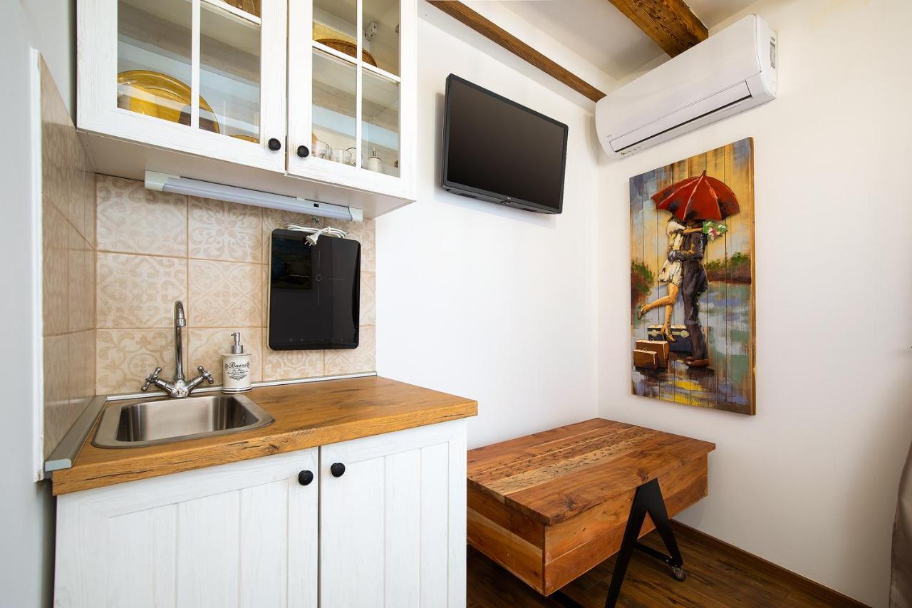 Domus Maximus Apartment Pula Bagian luar foto
